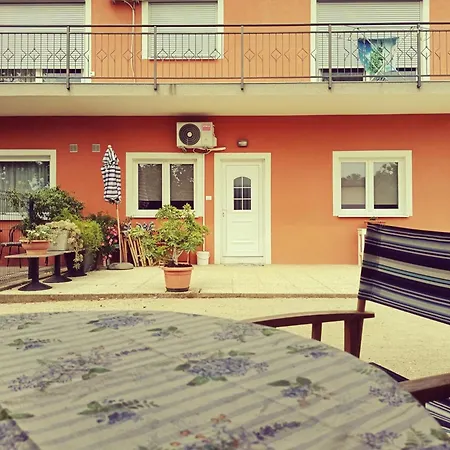 Nada Apartment *